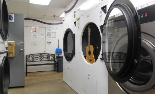 LydiAnna's Laundromat Shopping Center, 55 Michigan Ave NE, Bandon Oregon 97411