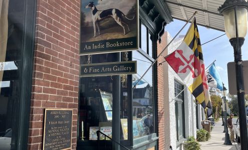 The Greyhound - An Indie Bookstore