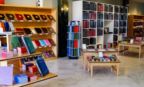 Gallery Leather Trenton