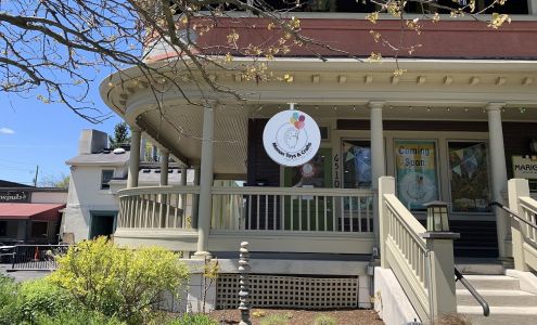 Monon Toys and Crafts