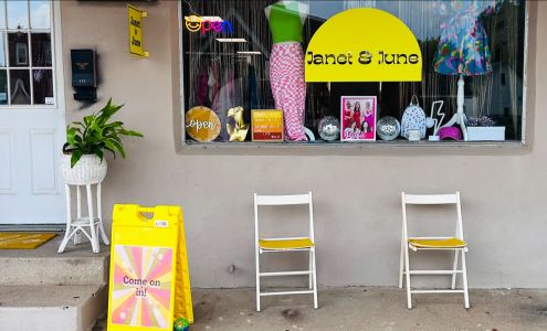 Janet & June Le Claire