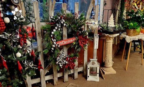 Creative Concepts 107 S Main St, Red Bud Illinois 62278