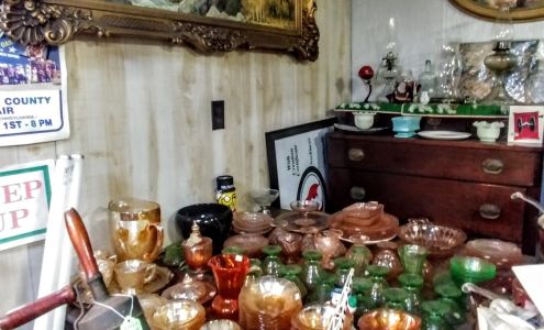 Country Stroll Antiques & Ye Olde Coin Shoppe