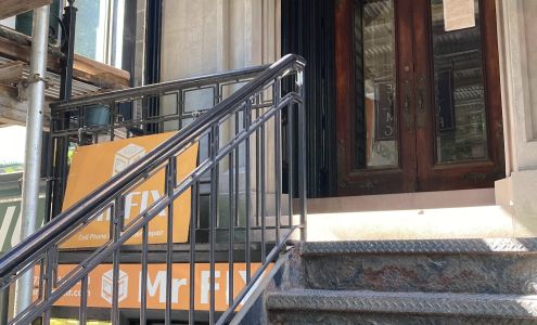 Daphne Art & Custom Framing