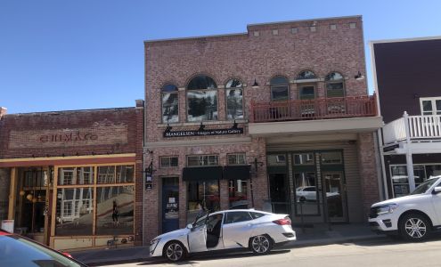 MANGELSEN—Images of Nature Gallery