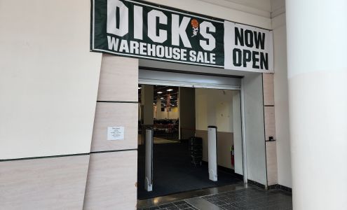 DICK'S Warehouse Sale