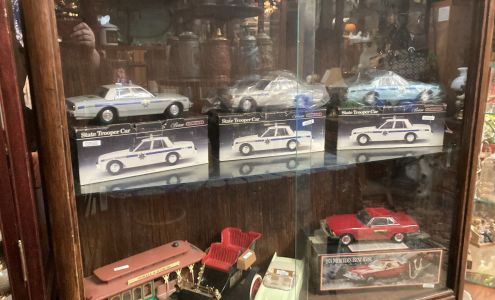 Broken Arrow Antiques & Rock Shoppe