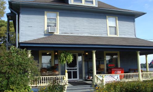 Mississippi Cottage Antiques Le Claire