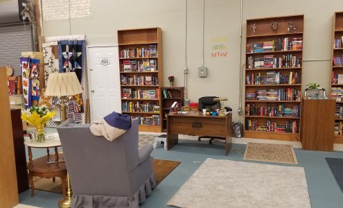 The Reading Gallery Garfield