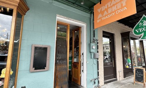 Vintage Market by Trashy Diva