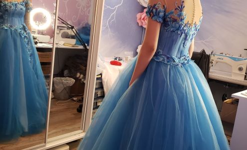 Unique by Vik Rosetown