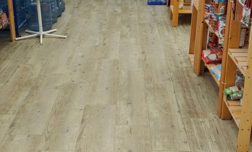 Lac la Nonne General Store Gunn