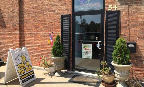 Fun In the Sun Tanning Salon 54 Church St, Richland Center Wisconsin 53581