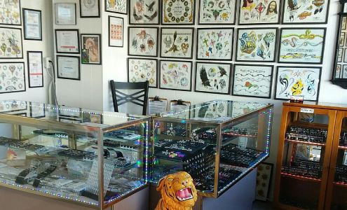 Outwest Tattoo and body piercing ,30 years of tattooing,only life time guarantee 207 W 4th St, Salem Missouri 65560