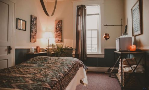 Natural Therapeutics, LLC 7 Public Square, Elizabethtown Kentucky 42701