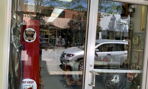 Dollarhite's Barber Shop 50 Church St E, Martinsville Virginia 24112