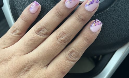 Muñecas Salon and Nails
