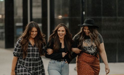 Moxie Jay's Studio Salon