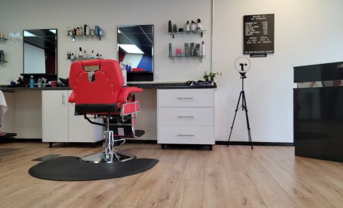 The Barbershop 122 E Blackhawk Ave, Prairie du Chien Wisconsin 53821