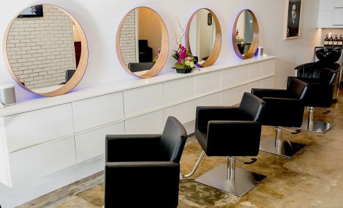 Woodlund Salon