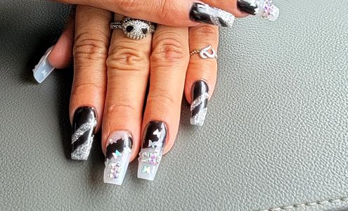 Ludy's Nails And Spa