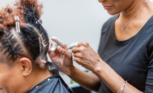 MY SALON Suite of Hamilton Place at London Center