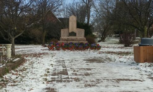 Garland's Service Powassan