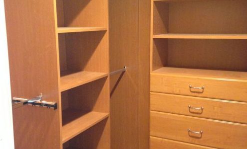 JOE'S CUSTOM CLOSETS