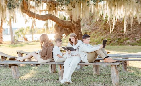 Willow and Oak Photography