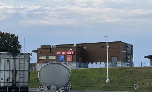 Petro-Pass Truck Stop Mont-Laurier