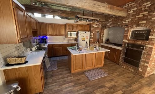 Distinctive Countertops and Cabinetry