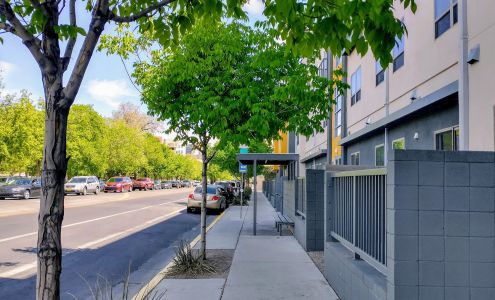 Silver Moon Lodge Apartments