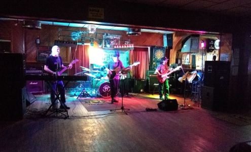 Bullfrog Hotel, Bar & Grill