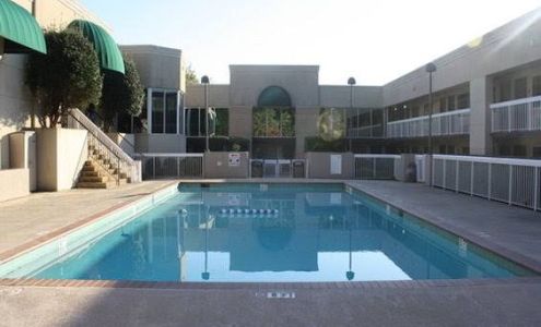 Budgetel Inn and Suites Gainesville