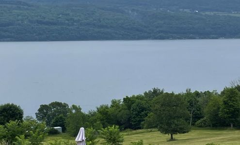 The Hotel Laurel at Seneca Lake