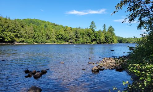 Chez Esther (Camping Vallee de la Riviere-Rouge) Grenville-sur-la-Rouge