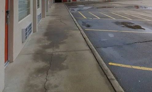 New Sunflower Inn & Suites