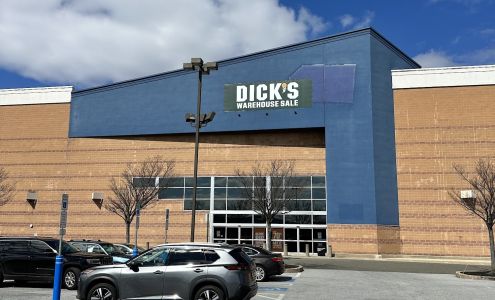 DICK'S Warehouse Sale