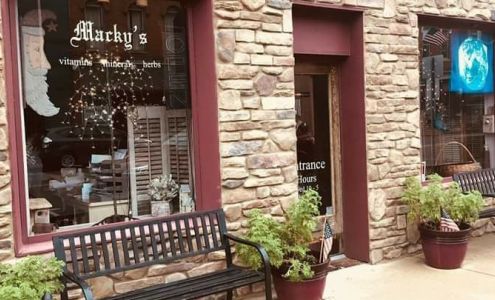 Macky's Health & Hemp/CBD Market