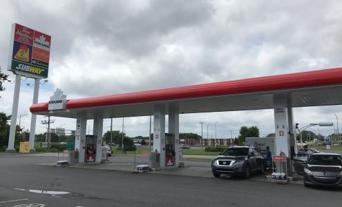 Petro-Canada et Lave-Auto