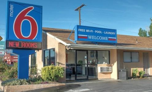 Motel 6 Bishop, CA