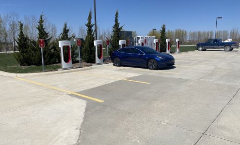 Tesla Supercharger Dows