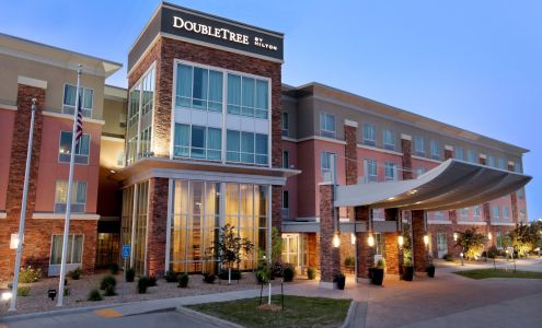 DoubleTree by Hilton West Fargo Sanford Medical Center Area