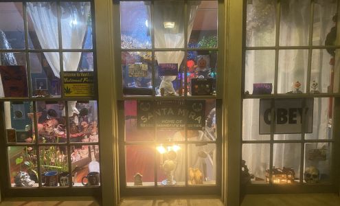 Zeno's Curious Goods