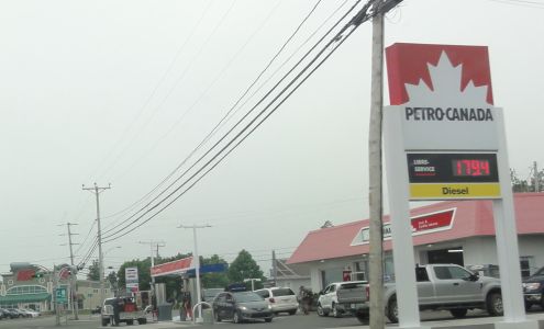 Petro-Canada et Lave-Auto Grande-Rivière