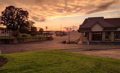Palisades Village Shopping Center
