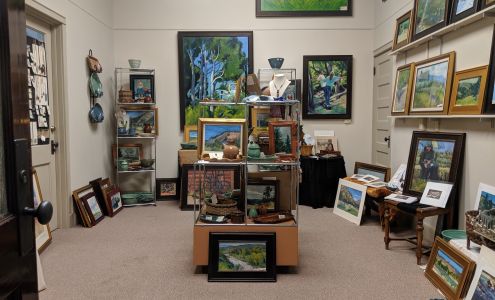 The Upstairs Gallery & Singing Tree Studio Meeker