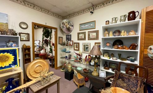 Madeline's Antiques & Collectibles