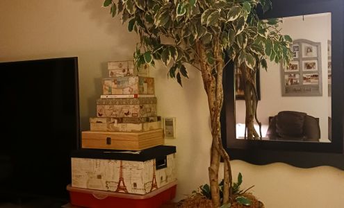 Miriam's Furniture Consignment