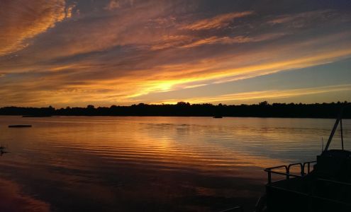 Londo Lakes Store Hale